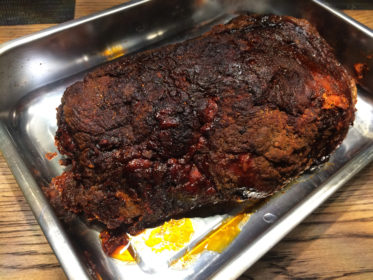 Pulled Pork vom Gasgrill direkt vom Grill