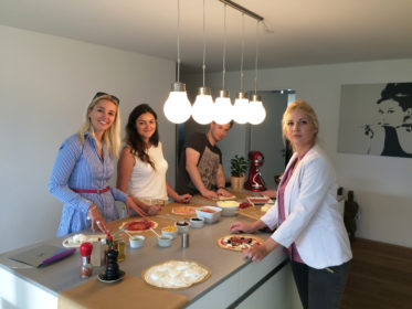 Ganze Fernsehtruppe