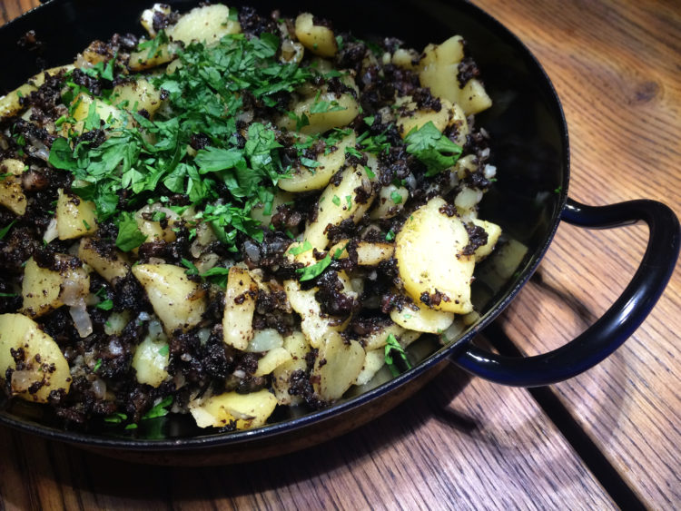 Blunzngröstl Blutwurst