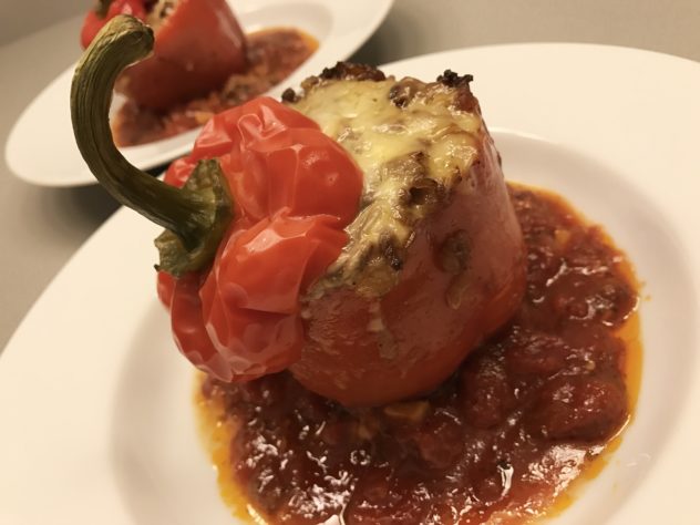 Chillige gefüllte Paprika